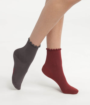 Packung mit 2 Paar Damensocken mit Rüschen Red Dim Modal