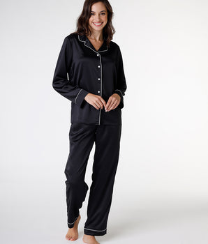 Langes Pyjama-Set aus schwarzem Satin