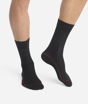 Schwarze Herrensocken aus gerippter Baumwolle mit buntem Rand - Dim Mode