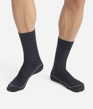 Mitternachtsblaue Herrensocken aus gerippter Baumwolle mit farbigem Rand - Dim Mode





